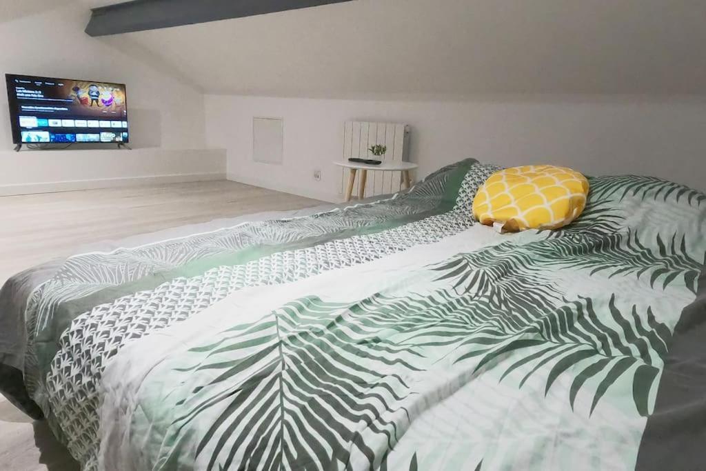Apartamento Atypique T1 Duplex - Wifi .Parking .Proche .Gare Saint-Quentin  Exterior foto