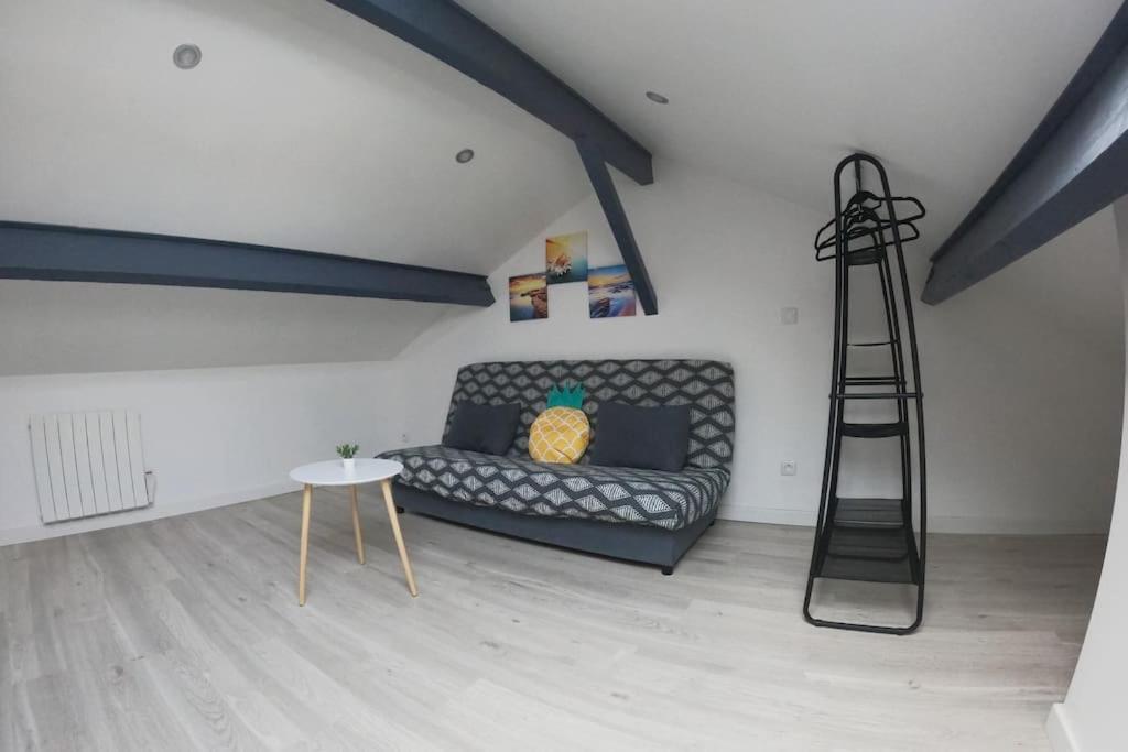 Apartamento Atypique T1 Duplex - Wifi .Parking .Proche .Gare Saint-Quentin  Exterior foto