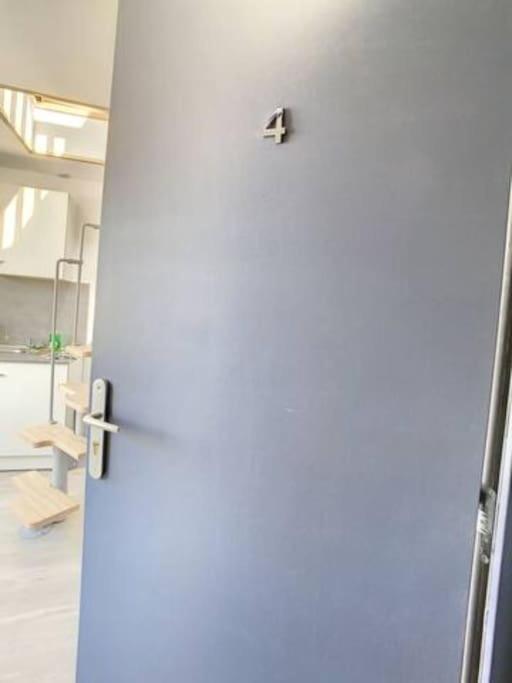 Apartamento Atypique T1 Duplex - Wifi .Parking .Proche .Gare Saint-Quentin  Exterior foto